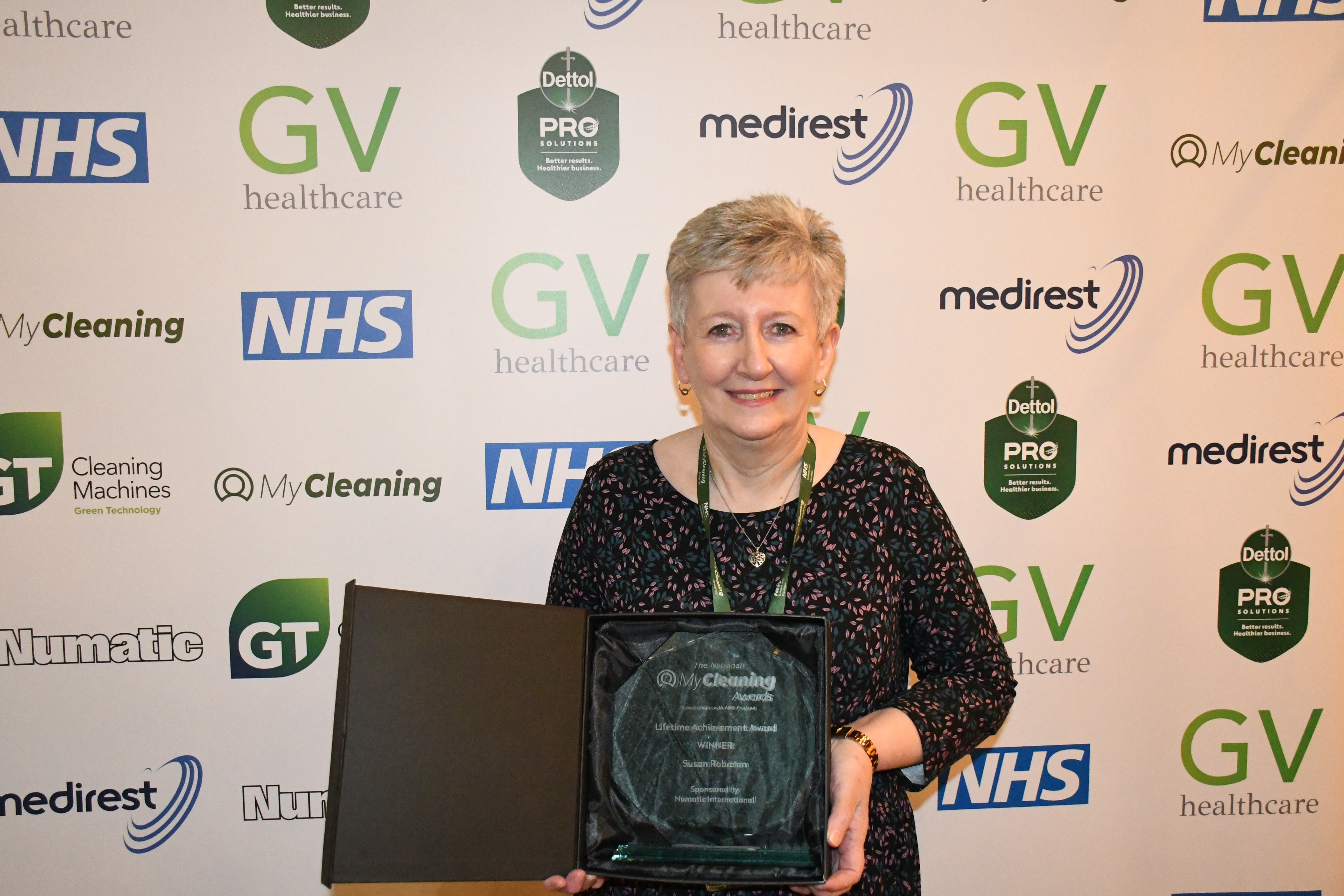 Sue_Robason_with_her_Lifetime_Achivement_Award_at_the_National_MyClearning_Awards..jpg